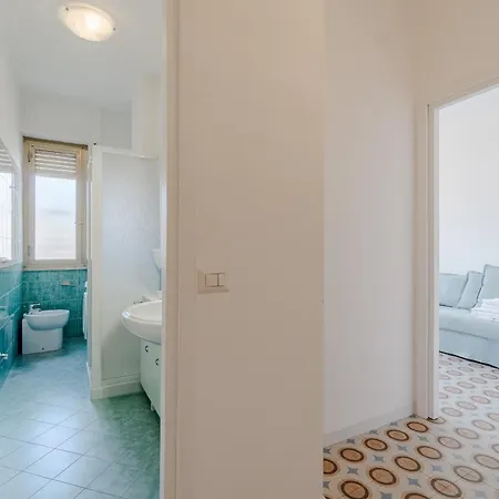 Апартаменты Guesthost - Cozy Flat In The Heart Of Рапалло