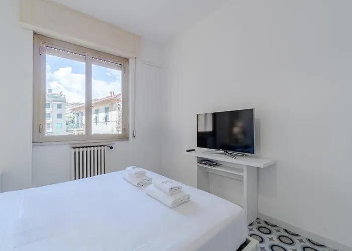 Guesthost - Cozy Flat In The Heart Of Appartamento